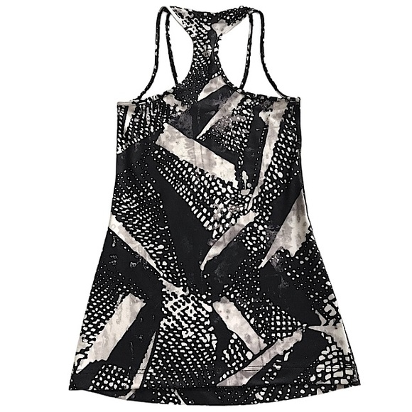 🆕🔥RARE11 LULULEMON ATHLETICA SUPER CUTE TANK BLACK&WHITE MSRP THIS STYLE 125$ - Picture 2 of 15